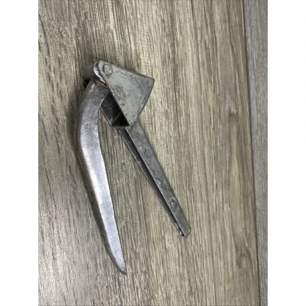 Vintage 1970s Aluminum Garlic Press Crusher 6